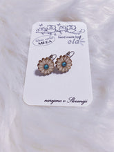 Naložite sliko v pregledovalnik galerije, LESENI UHANI - ROŽICA