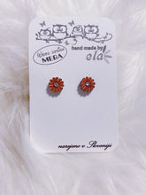 Naložite sliko v pregledovalnik galerije, LESENI UHANI - ROŽICA