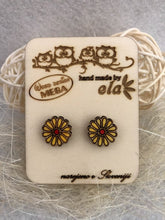 Naložite sliko v pregledovalnik galerije, LESENI UHANI - ROŽICA